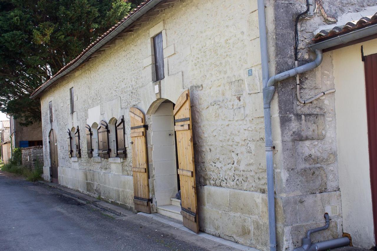 Le Charhido Bed and Breakfast Saint-Fort-sur-Gironde Exterior foto