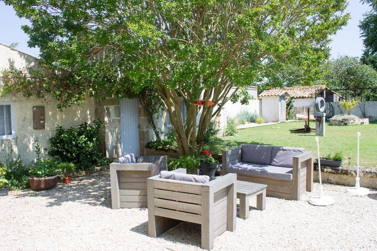 Le Charhido Bed and Breakfast Saint-Fort-sur-Gironde Exterior foto