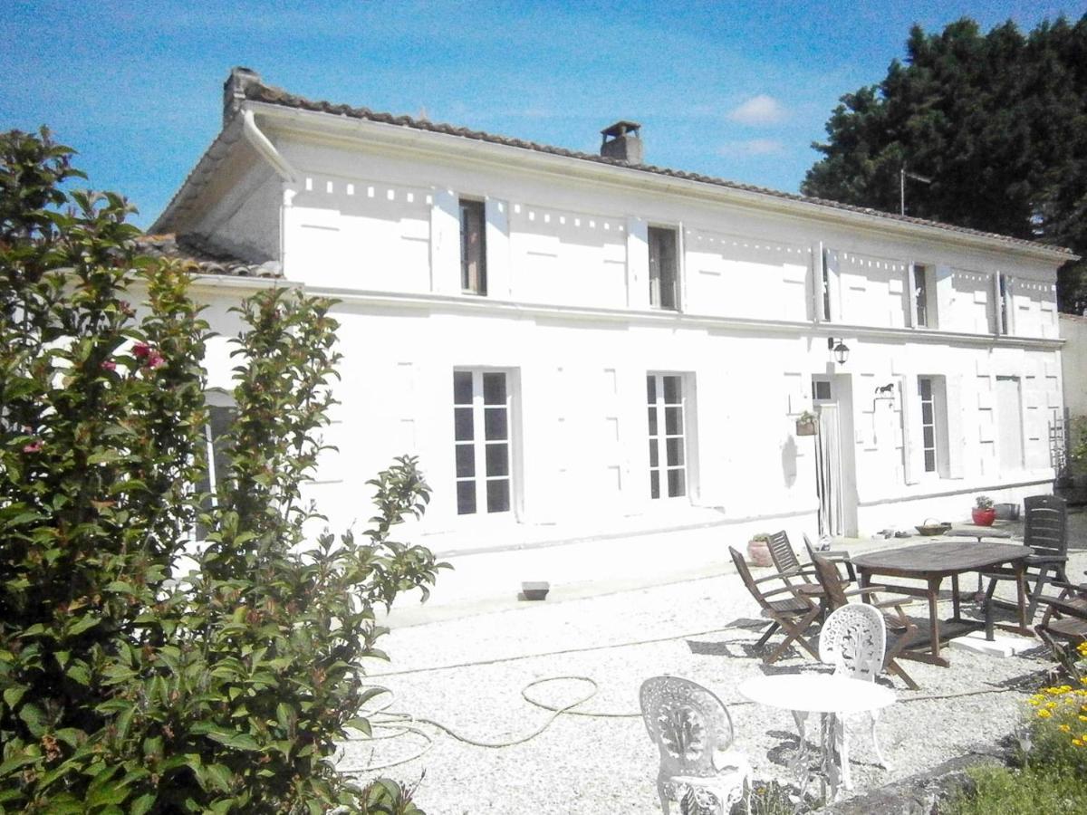 Le Charhido Bed and Breakfast Saint-Fort-sur-Gironde Exterior foto