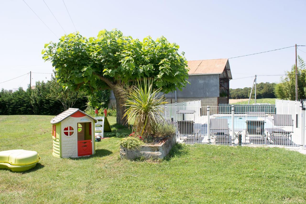 Le Charhido Bed and Breakfast Saint-Fort-sur-Gironde Exterior foto