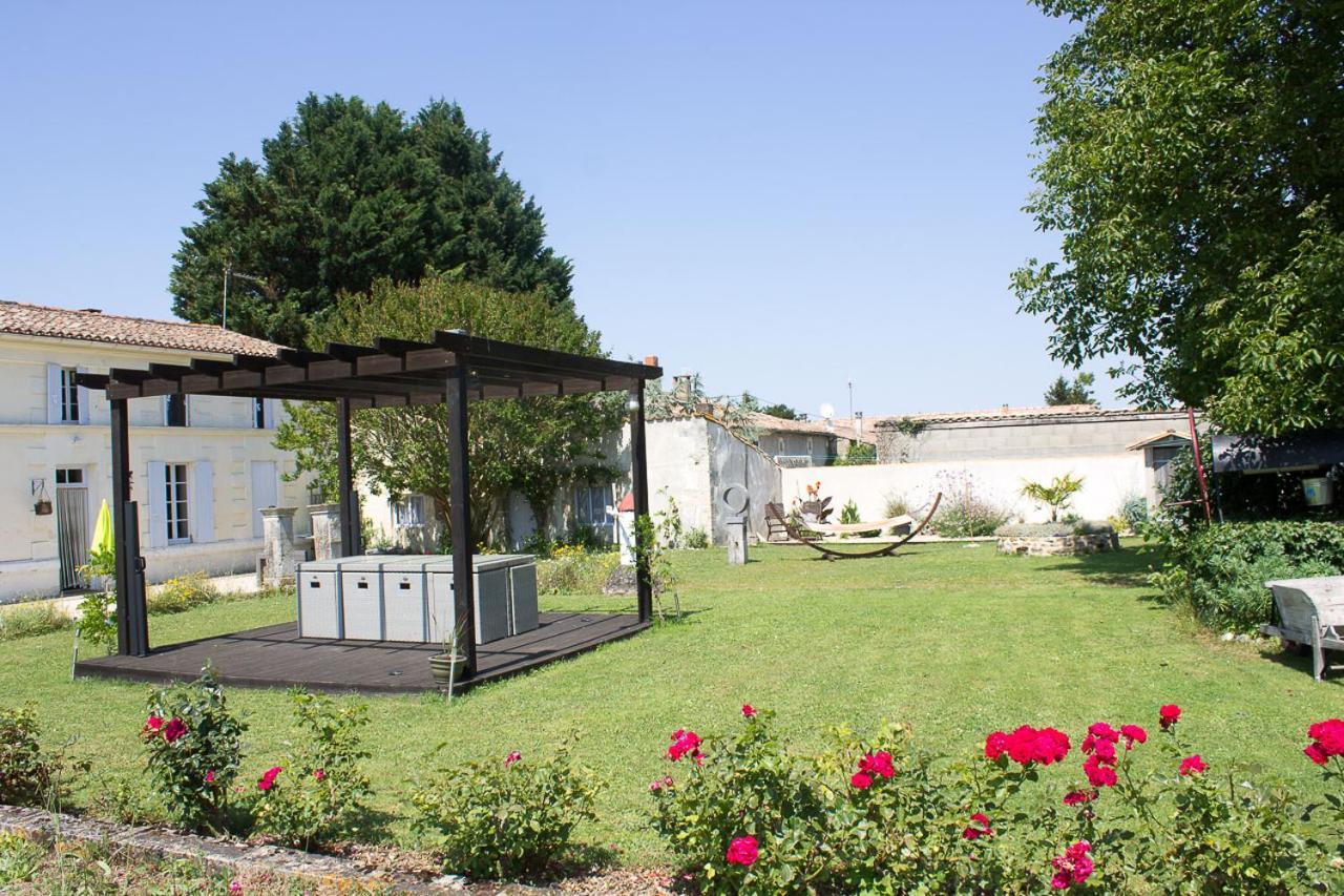 Le Charhido Bed and Breakfast Saint-Fort-sur-Gironde Exterior foto